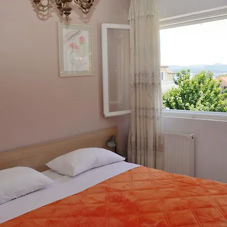 14644c Apartment *
